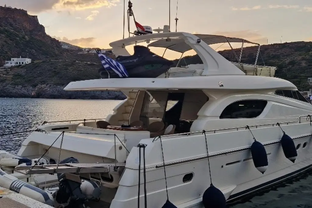 2000 Ferretti Yachts 72 Yacht For Sale in Glyfada 2000 Ferretti Yachts 72 Yacht For Sale in Glyfada