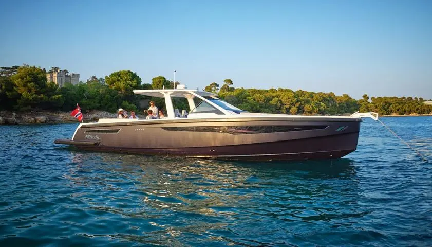2026 Windy SR 44 BLACKHAWK Yacht For Sale in Saint-Mandrier-sur-Mer 83 2026 Windy SR 44 BLACKHAWK Yacht For Sale in Saint-Mandrier-sur-Mer 83