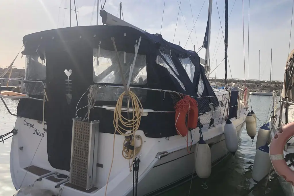 2010 Hunter 45 Deck Salon Yacht For Sale in Rhodes 2010 Hunter 45 Deck Salon Yacht For Sale in Rhodes