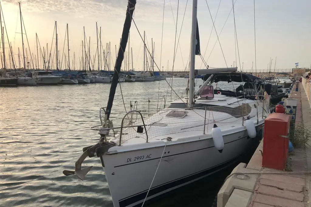 2010 Hunter 45 Deck Salon Yacht For Sale in Rhodes 2010 Hunter 45 Deck Salon Yacht For Sale in Rhodes