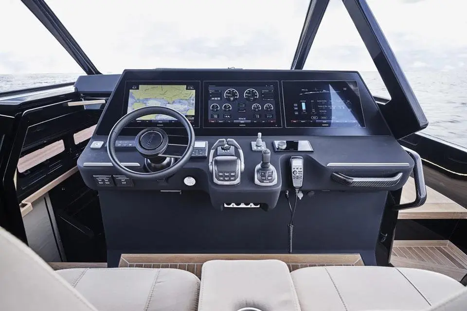 2027 Windy SR60 Yacht For Sale in Saint-Mandrier-sur-Mer 83 2027 Windy SR60 Yacht For Sale in Saint-Mandrier-sur-Mer 83