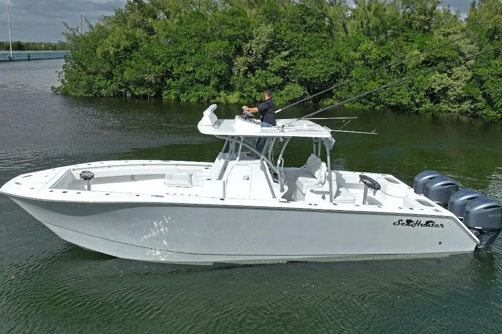 2026 SeaHunter 38 CTS Yacht For Sale in Swansboro NC 2026 SeaHunter 38 CTS Yacht For Sale in Swansboro NC