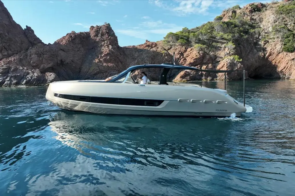 CALA ROSSA 2020 Invictus TT460 Yacht For Sale in Mandelieu-la-Napoule CALA ROSSA 2020 Invictus TT460 Yacht For Sale in Mandelieu-la-Napoule