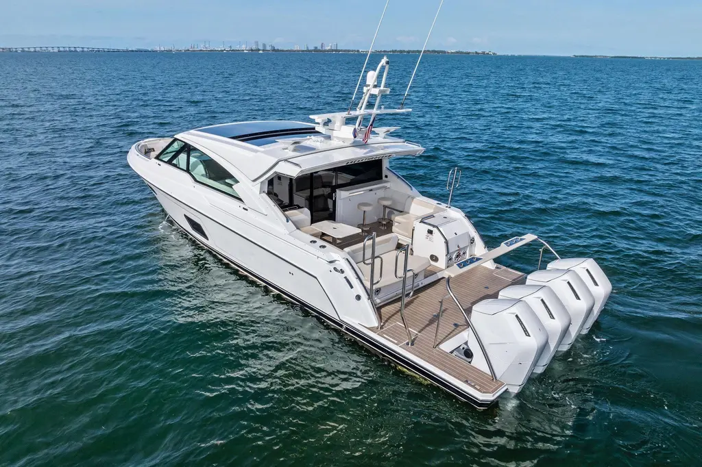 2025 Formula 500 Super Sport Crossover Yacht For Sale in Miami Beach FL 2025 Formula 500 Super Sport Crossover Yacht For Sale in Miami Beach FL
