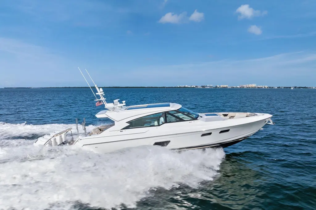 2025 Formula 500 Super Sport Crossover Yacht For Sale in Miami Beach FL 2025 Formula 500 Super Sport Crossover Yacht For Sale in Miami Beach FL