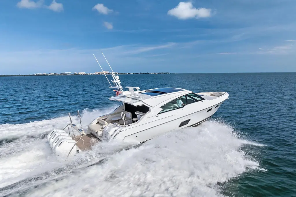 2025 Formula 500 Super Sport Crossover Yacht For Sale in Miami Beach FL 2025 Formula 500 Super Sport Crossover Yacht For Sale in Miami Beach FL