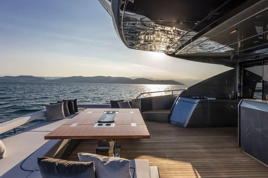 2021 Riva 88' Folgore Yacht For Sale in Antibes 2021 Riva 88' Folgore Yacht For Sale in Antibes