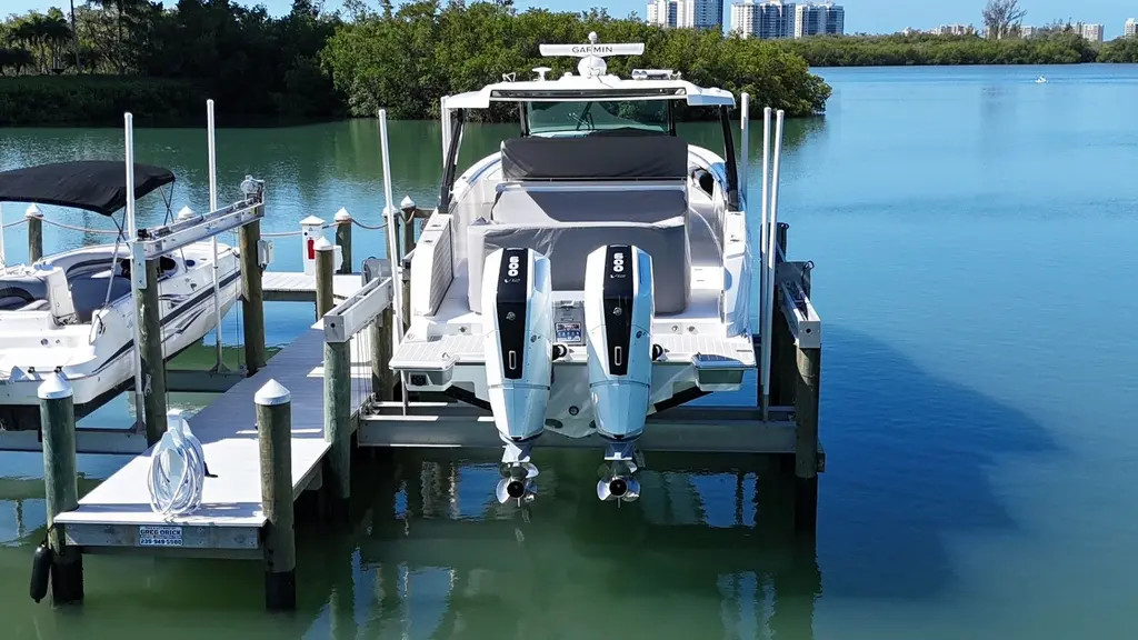 2026 Tiara Yachts 43 LS Yacht For Sale in Naples 2026 Tiara Yachts 43 LS Yacht For Sale in Naples