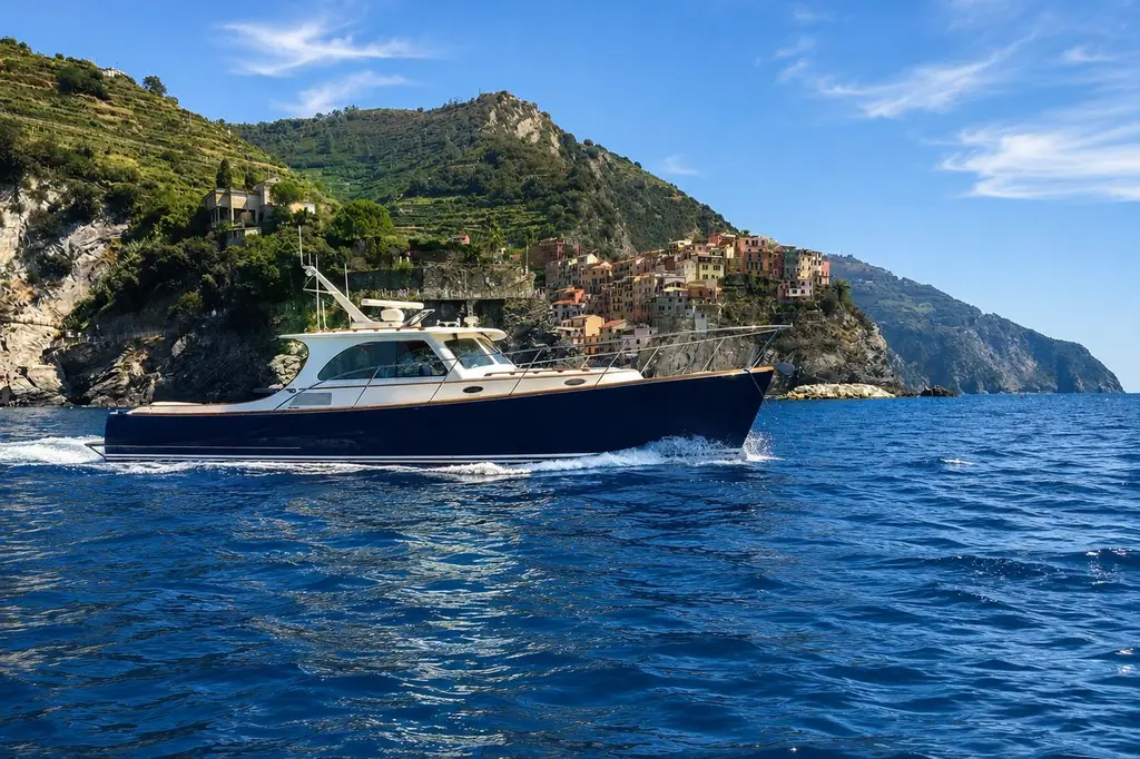 Batrice 2008 Hinckley Talaria 40 Yacht For Sale in Marseille 13 Batrice 2008 Hinckley Talaria 40 Yacht For Sale in Marseille 13