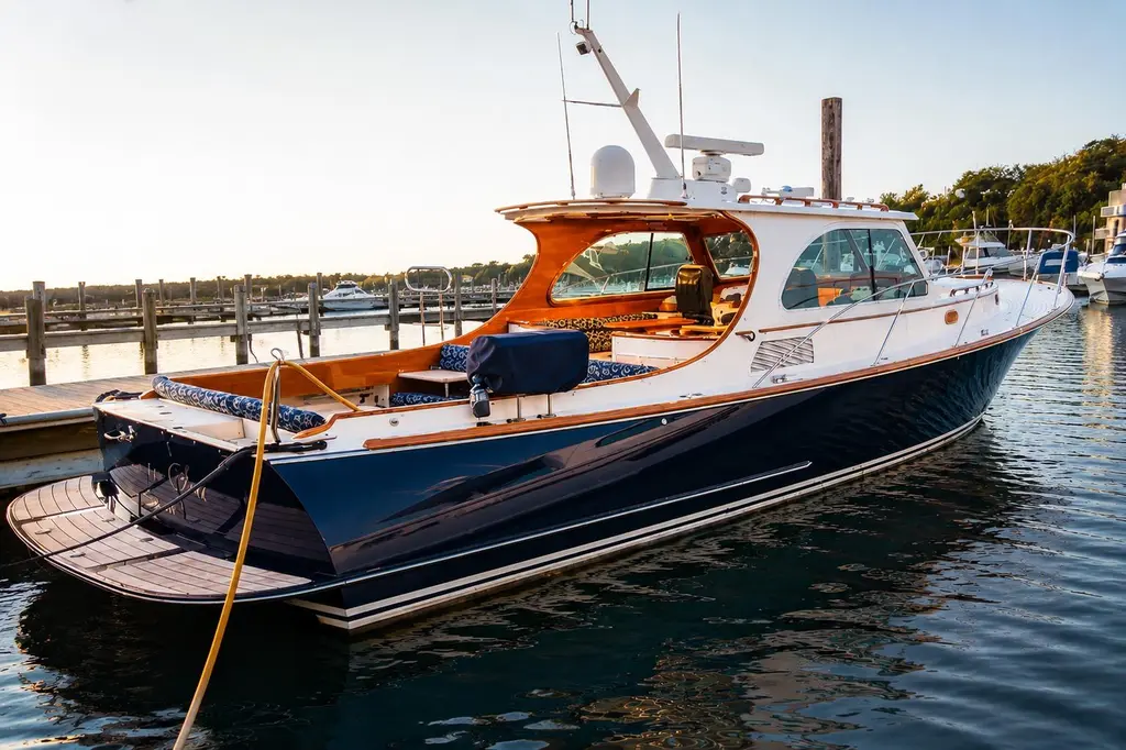 Batrice 2008 Hinckley Talaria 40 Yacht For Sale in Marseille 13 Batrice 2008 Hinckley Talaria 40 Yacht For Sale in Marseille 13
