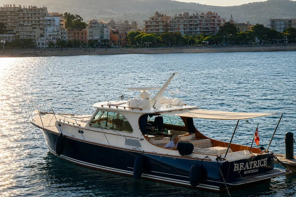 Batrice 2008 Hinckley Talaria 40 Yacht For Sale in Marseille 13 Batrice 2008 Hinckley Talaria 40 Yacht For Sale in Marseille 13