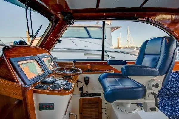 Batrice 2008 Hinckley Talaria 40 Yacht For Sale in Marseille 13 Batrice 2008 Hinckley Talaria 40 Yacht For Sale in Marseille 13