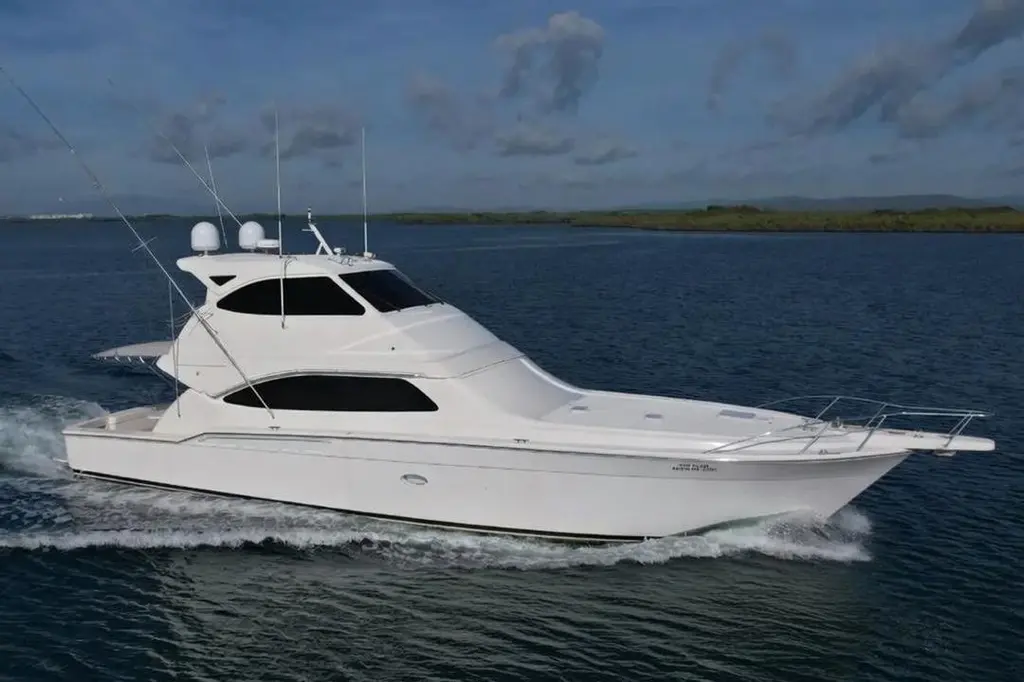 2005 Bertram 630 Convertible Yacht For Sale in Falcón 2005 Bertram 630 Convertible Yacht For Sale in Falcón