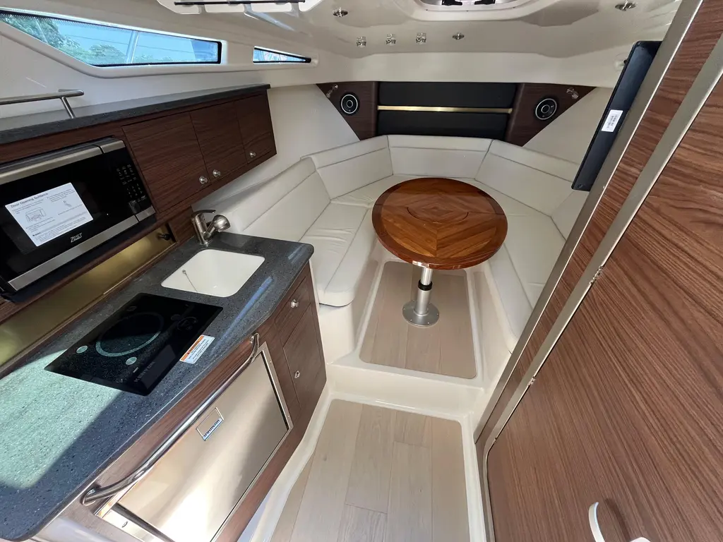 2025 Boston Whaler 325 Conquest Yacht For Sale in Kilmarnock VA 2025 Boston Whaler 325 Conquest Yacht For Sale in Kilmarnock VA