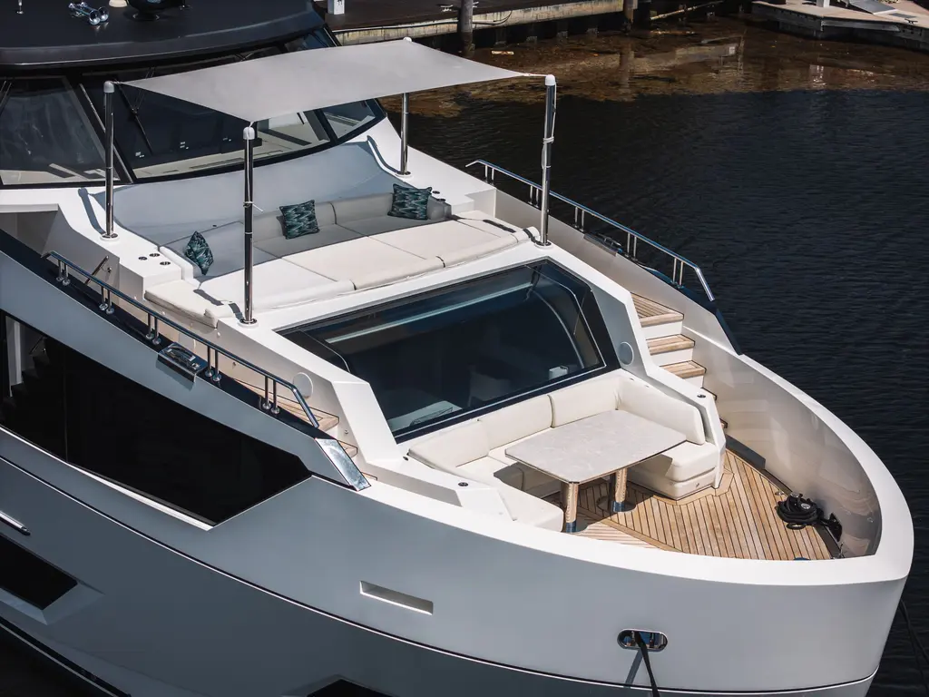 South C's 2023 Ocean Alexander 27R Yacht For Sale in Ocean Reef FL South C's 2023 Ocean Alexander 27R Yacht For Sale in Ocean Reef FL