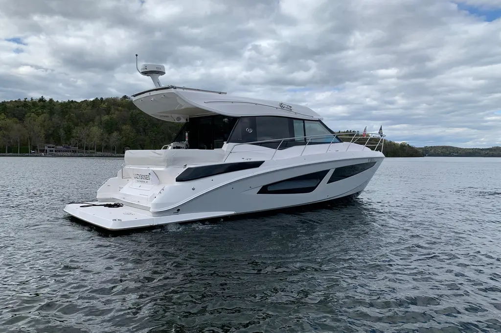LAZYBONES 2019 Regal 42 Grande Coupe Yacht For Sale in Malletts Bay VT LAZYBONES 2019 Regal 42 Grande Coupe Yacht For Sale in Malletts Bay VT