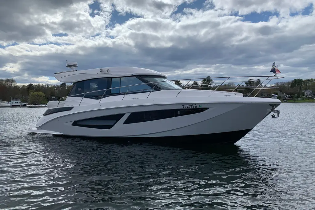 LAZYBONES 2019 Regal 42 Grande Coupe Yacht For Sale in Malletts Bay VT LAZYBONES 2019 Regal 42 Grande Coupe Yacht For Sale in Malletts Bay VT