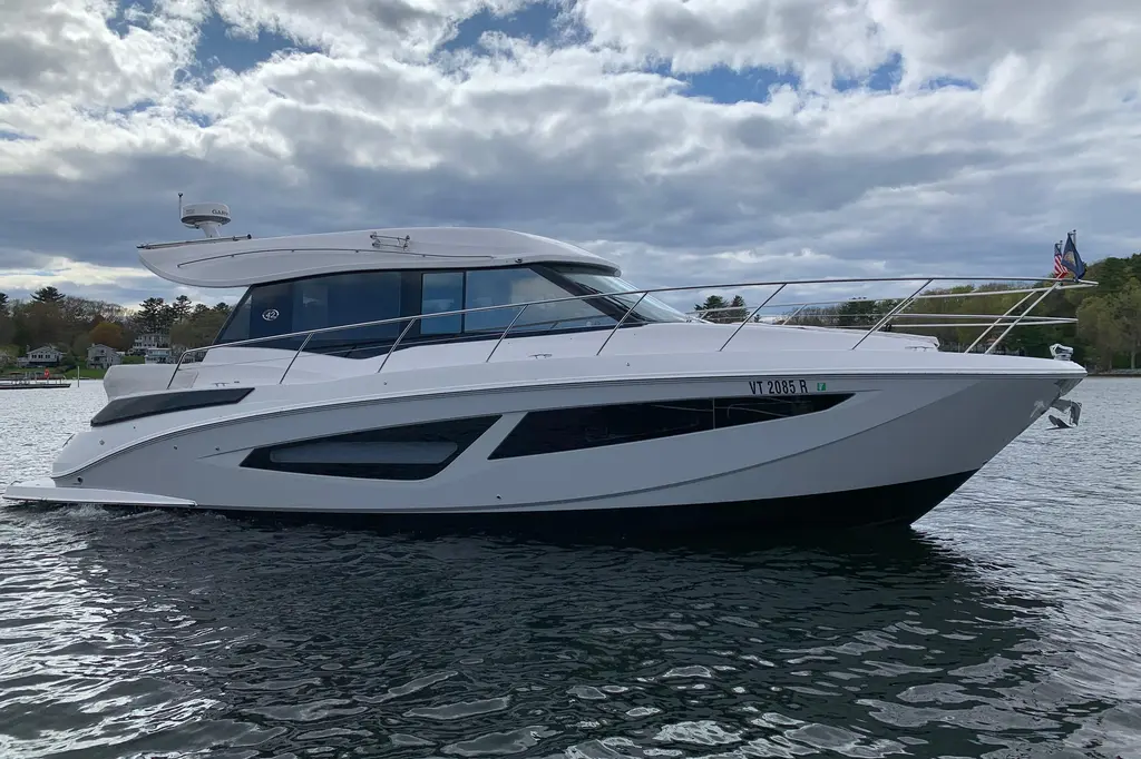 LAZYBONES 2019 Regal 42 Grande Coupe Yacht For Sale in Malletts Bay VT LAZYBONES 2019 Regal 42 Grande Coupe Yacht For Sale in Malletts Bay VT