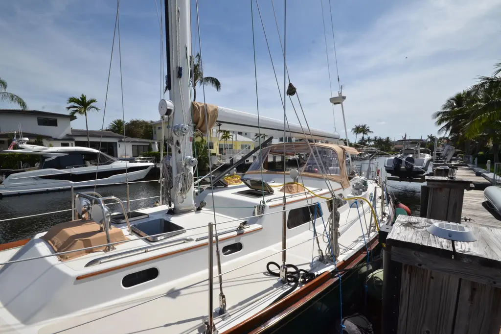 1992 Hinckley Sou'wester 59 Yacht For Sale in Fort Lauderdale FL 1992 Hinckley Sou'wester 59 Yacht For Sale in Fort Lauderdale FL