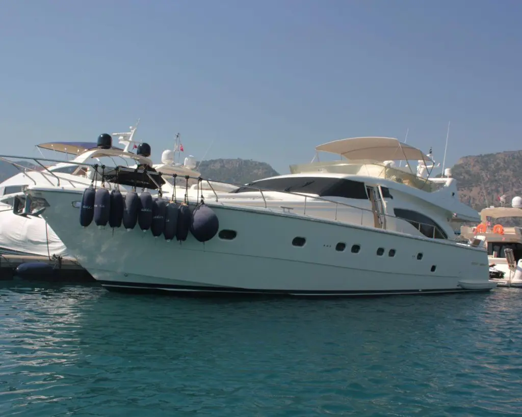 2001 Ferretti Yachts 680 Yacht For Sale in Istanbul 2001 Ferretti Yachts 680 Yacht For Sale in Istanbul