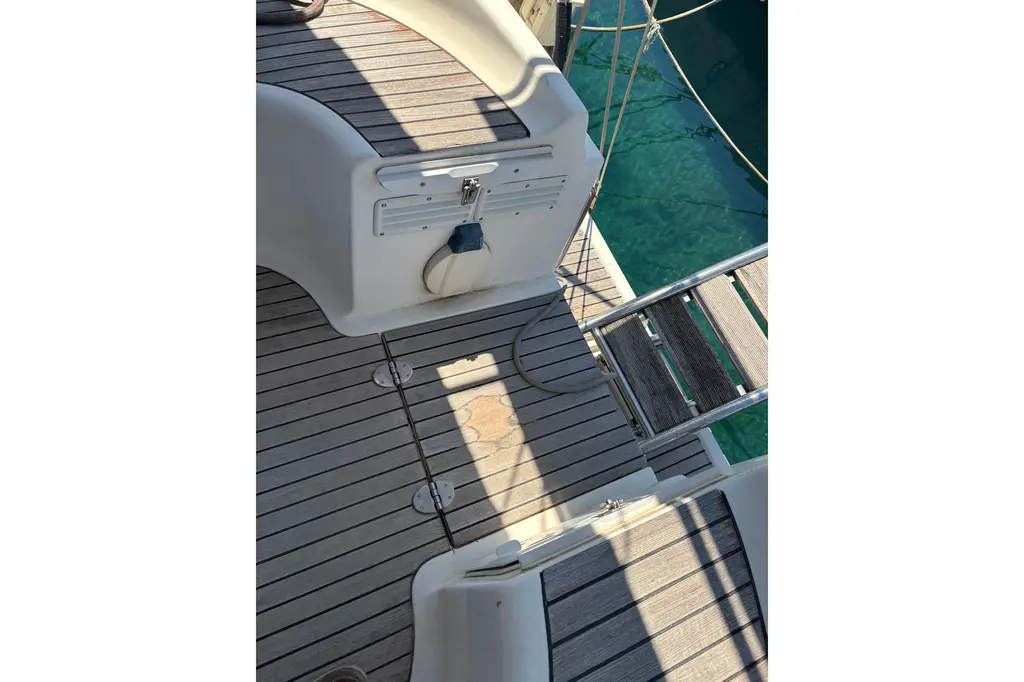  2006 Bavaria Cruiser 39 Yacht For Sale in Leros 