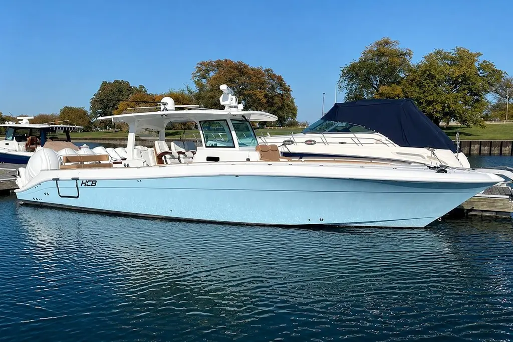 Mo-Jack 2022 HCB 42 Lujo Yacht For Sale in Lake Geneva WI Mo-Jack 2022 HCB 42 Lujo Yacht For Sale in Lake Geneva WI