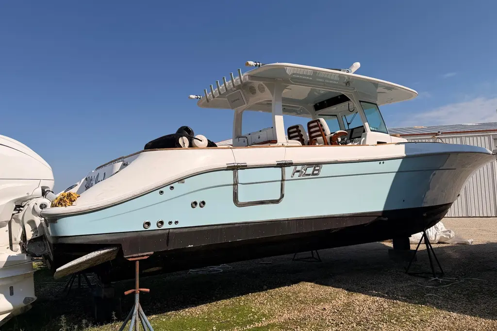 Mo-Jack 2022 HCB 42 Lujo Yacht For Sale in Lake Geneva WI Mo-Jack 2022 HCB 42 Lujo Yacht For Sale in Lake Geneva WI