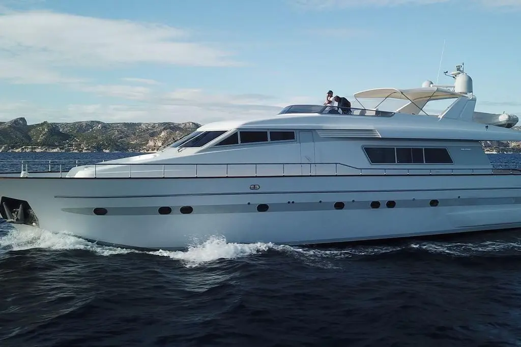 1997 Sanlorenzo SL82 Yacht For Sale in Nice 1997 Sanlorenzo SL82 Yacht For Sale in Nice