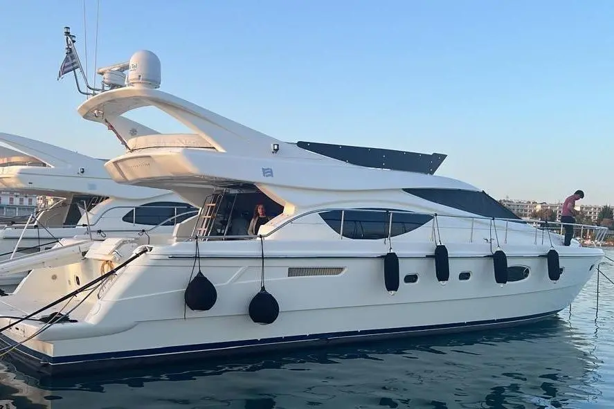 2005 Ferretti Yachts 550 Yacht For Sale in Elliniko 2005 Ferretti Yachts 550 Yacht For Sale in Elliniko