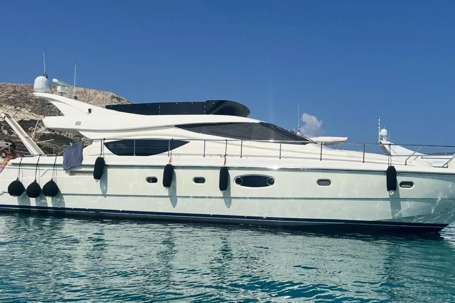 2005 Ferretti Yachts 550 Yacht For Sale in Elliniko 2005 Ferretti Yachts 550 Yacht For Sale in Elliniko