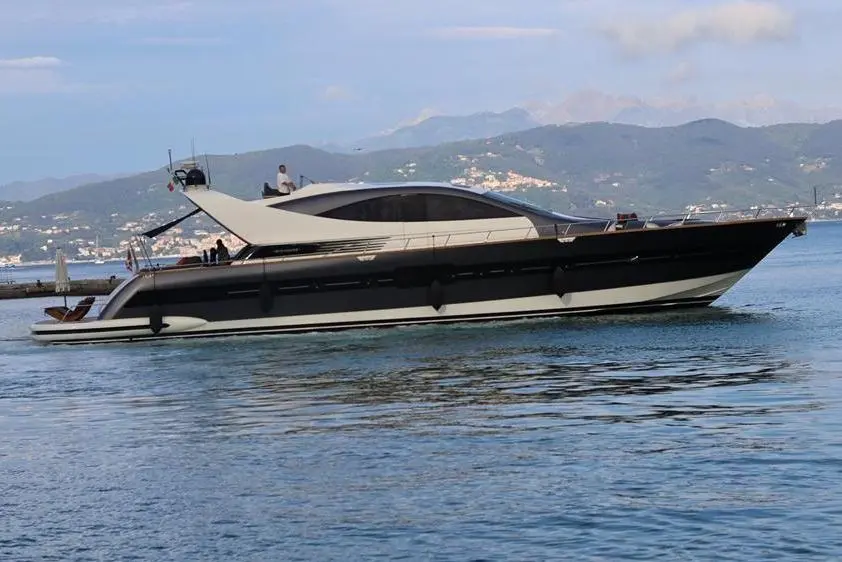 2005 Cerri Cantieri Navali 86 Flying Sport Yacht For Sale in La Spezia IT-SP 2005 Cerri Cantieri Navali 86 Flying Sport Yacht For Sale in La Spezia IT-SP