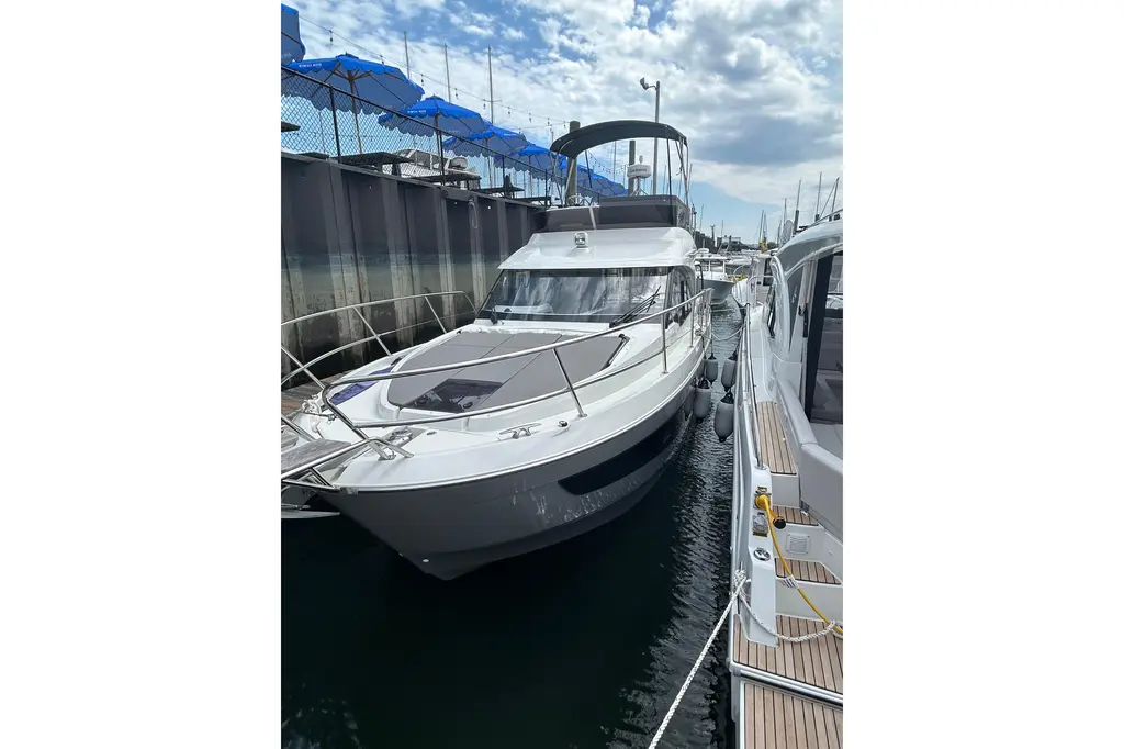  2025 Beneteau Antares 11 Fly Yacht For Sale in Norwalk CT