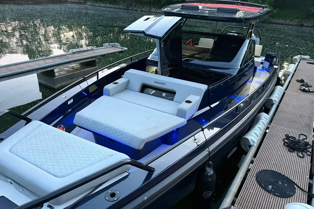 2022 Axopar Brabus Shadow 900 Sun-Top Yacht For Sale in Mannheim DE-BW 2022 Axopar Brabus Shadow 900 Sun-Top Yacht For Sale in Mannheim DE-BW