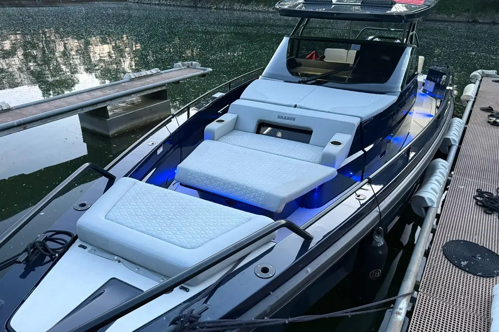 2022 Axopar Brabus Shadow 900 Sun-Top Yacht For Sale in Mannheim DE-BW 2022 Axopar Brabus Shadow 900 Sun-Top Yacht For Sale in Mannheim DE-BW