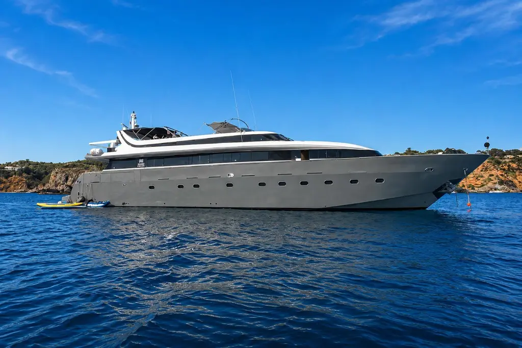 1995 mondomarine 120 barcelona es b for sale