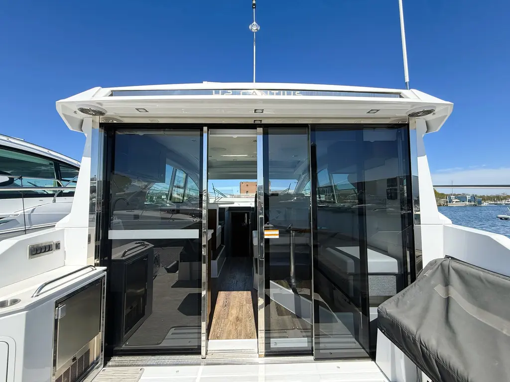 2024 Cruisers Yachts 42 Cantius Yacht For Sale in Freeport NY 2024 Cruisers Yachts 42 Cantius Yacht For Sale in Freeport NY