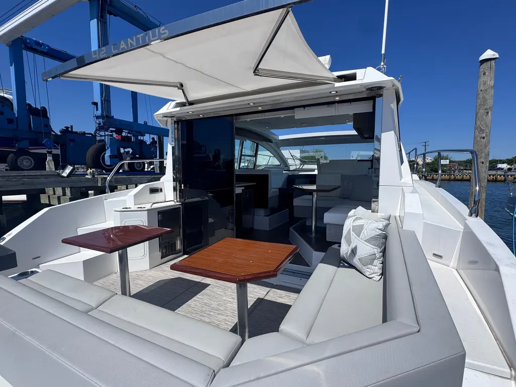 2024 Cruisers Yachts 42 Cantius Yacht For Sale in Freeport NY 2024 Cruisers Yachts 42 Cantius Yacht For Sale in Freeport NY