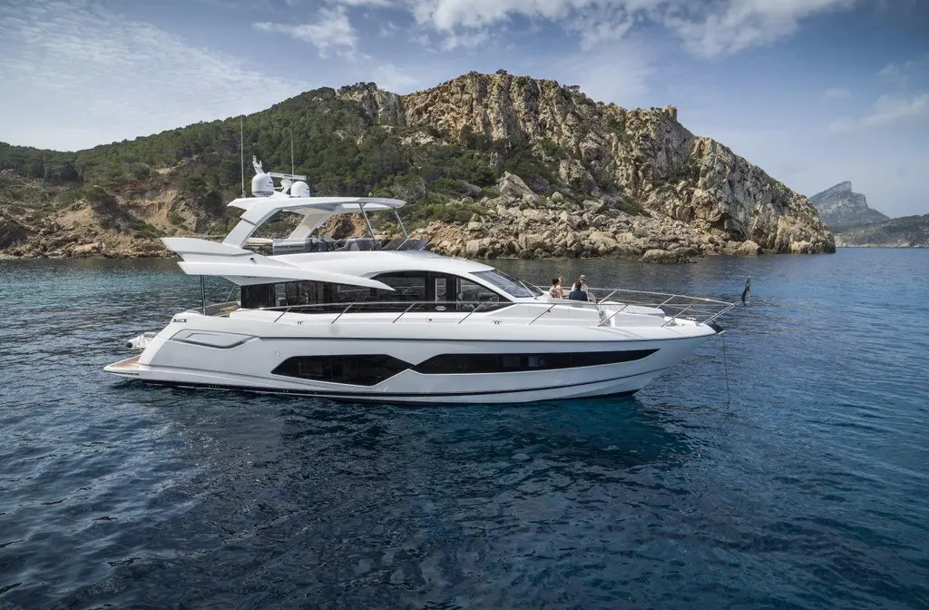 EXCELLENCE 2019 Sunseeker Manhattan 66 Yacht For Sale in Singapore EXCELLENCE 2019 Sunseeker Manhattan 66 Yacht For Sale in Singapore