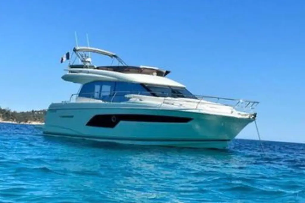 2023 Prestige 520 Yacht For Sale in Le Lavandou 83 2023 Prestige 520 Yacht For Sale in Le Lavandou 83