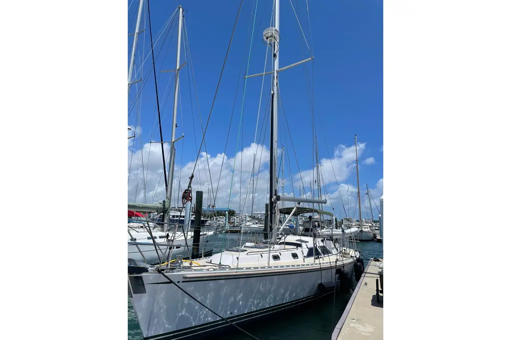 HYLANDER 2021 Hylas H46 Yacht For Sale in East End HYLANDER 2021 Hylas H46 Yacht For Sale in East End