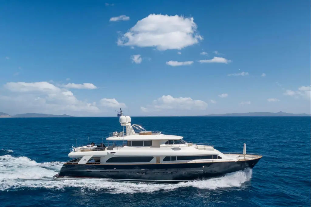 HAG 2007 Custom Line Navetta 30 Yacht For Sale in Palaio Faliro HAG 2007 Custom Line Navetta 30 Yacht For Sale in Palaio Faliro
