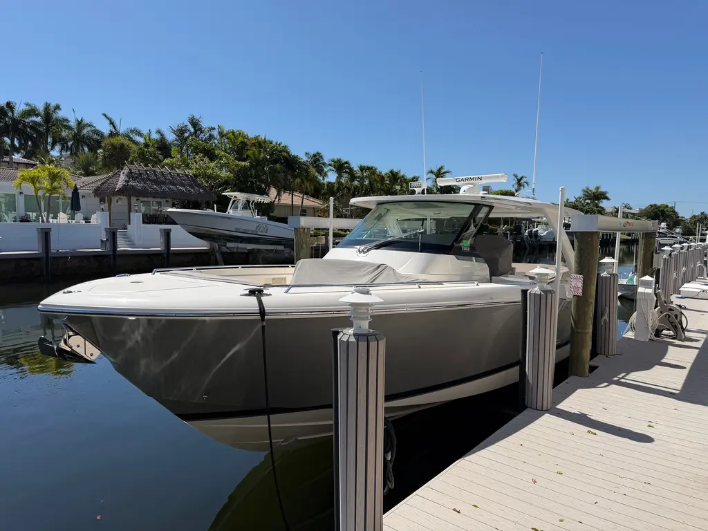 2022 Tiara Yachts 38 LS Yacht For Sale in 2022 Tiara Yachts 38 LS Yacht For Sale in