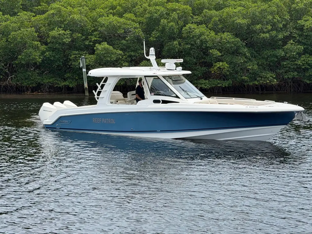 2022 Boston Whaler 350 Realm Yacht For Sale in Key Largo FL 2022 Boston Whaler 350 Realm Yacht For Sale in Key Largo FL