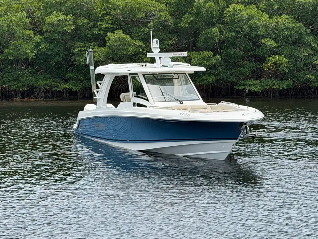 2022 Boston Whaler 350 Realm Yacht For Sale in Key Largo FL 2022 Boston Whaler 350 Realm Yacht For Sale in Key Largo FL