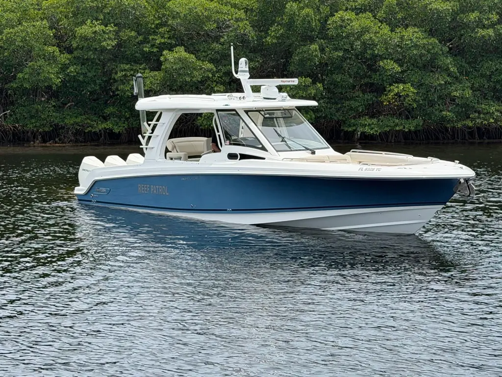 2022 Boston Whaler 350 Realm Yacht For Sale in Key Largo FL 2022 Boston Whaler 350 Realm Yacht For Sale in Key Largo FL