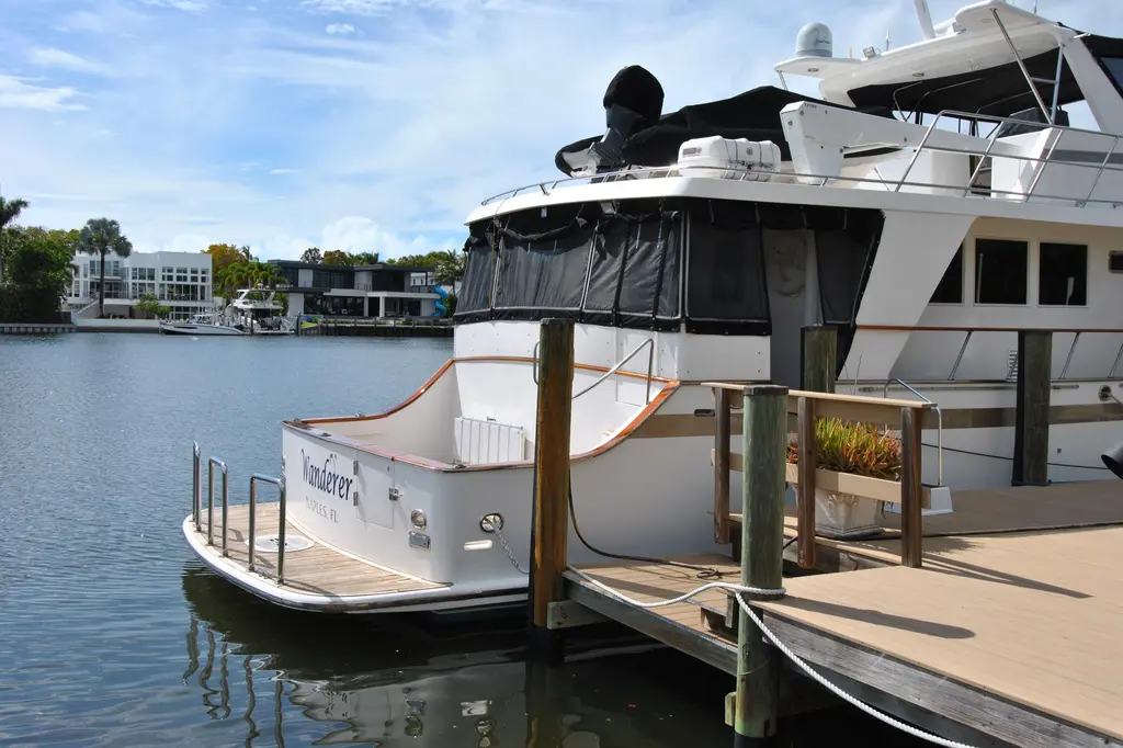 WANDERER 2002 Grand Alaskan Cockpit Motor Yacht Yacht For Sale in Naples FL