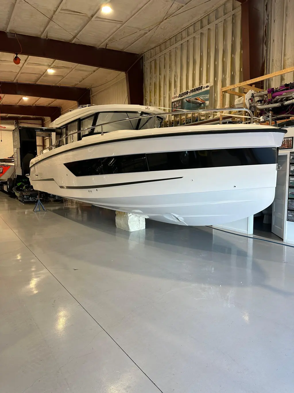 2024 Wellcraft 355 Commuter Yacht For Sale in Alexandria Bay NY 2024 Wellcraft 355 Commuter Yacht For Sale in Alexandria Bay NY