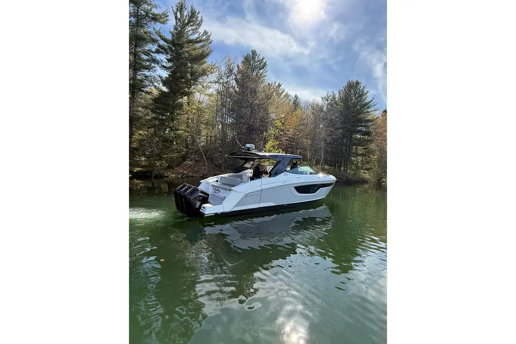 2024 Cruisers Yachts 38 GLS OB Yacht For Sale in Alexandria Bay NY 2024 Cruisers Yachts 38 GLS OB Yacht For Sale in Alexandria Bay NY