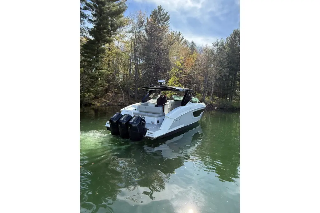 2024 Cruisers Yachts 38 GLS OB Yacht For Sale in Alexandria Bay NY 2024 Cruisers Yachts 38 GLS OB Yacht For Sale in Alexandria Bay NY