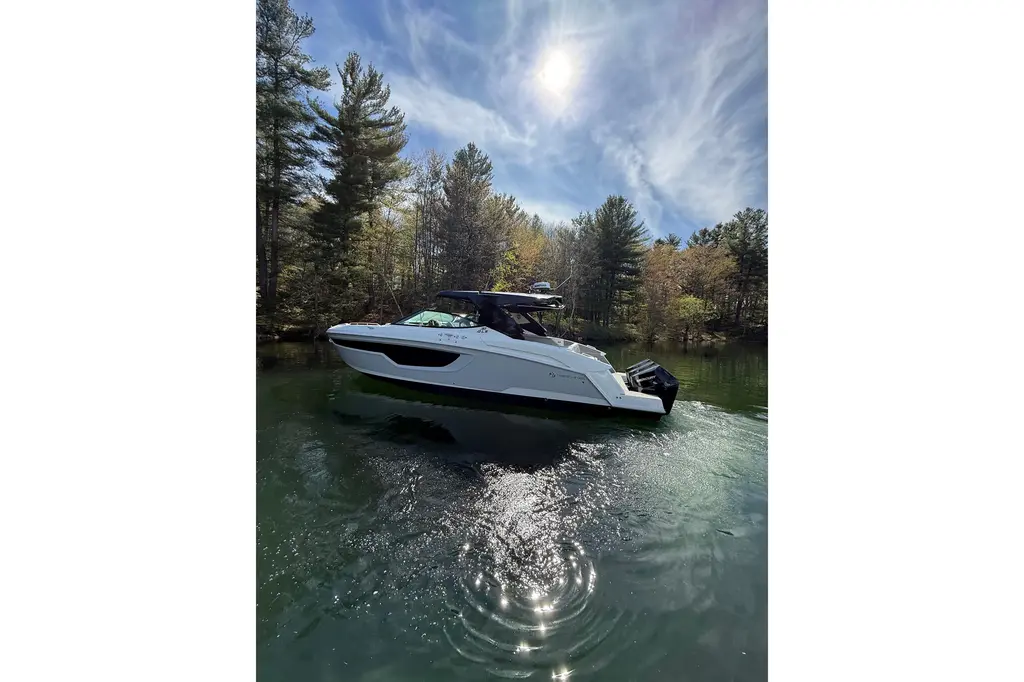 2024 Cruisers Yachts 38 GLS OB Yacht For Sale in Alexandria Bay NY 2024 Cruisers Yachts 38 GLS OB Yacht For Sale in Alexandria Bay NY